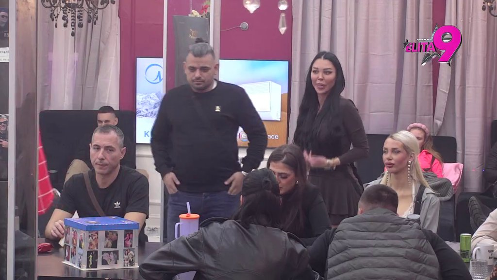 Brutalno uništenje Teodore Delić: Ivan repetirao vređalicu i unakazio je, ona ne zna gde udara! (VIDEO)