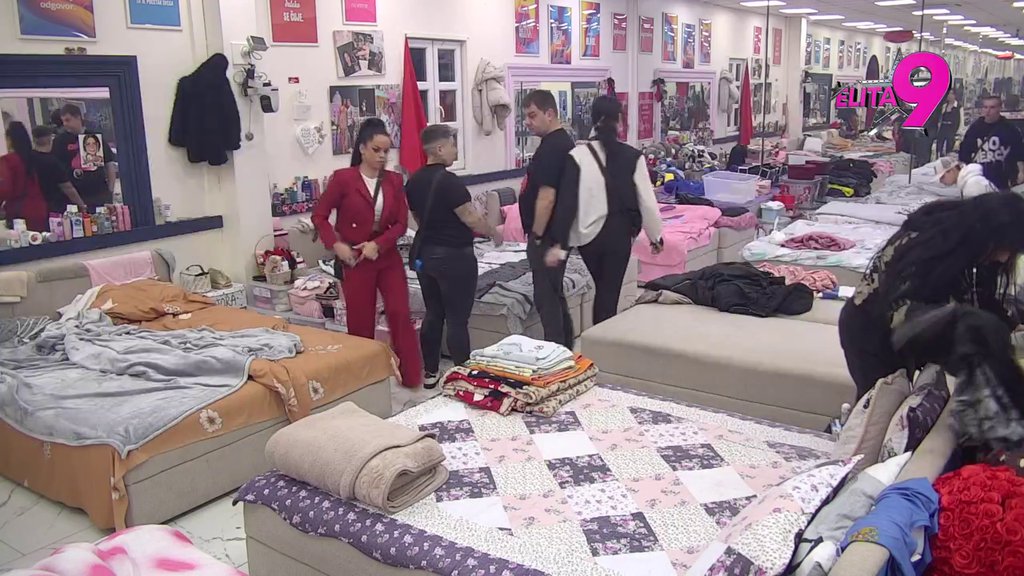 Sitni lopov i narkoman iz kraja... Matora ne može da veruje šta Cimi radi, ubeđena da njegova porodica nema veze s njegovim ulaskom (VIDEO)