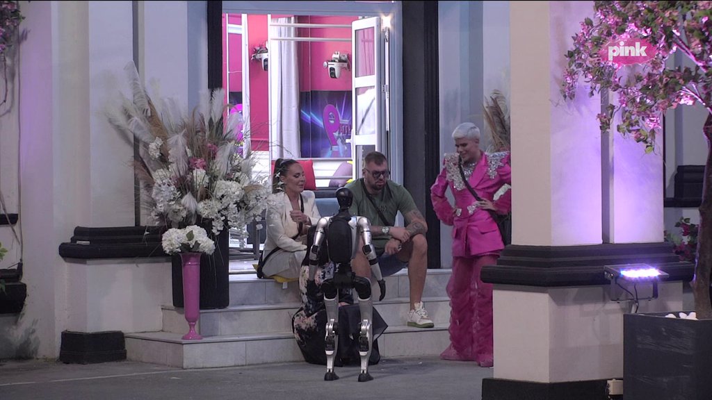 Dobio korpu! Uroš se zaleteo na Janjuša, on ga ODUVAO od sebe: Skloni mi ga, operisan sam... (VIDEO)