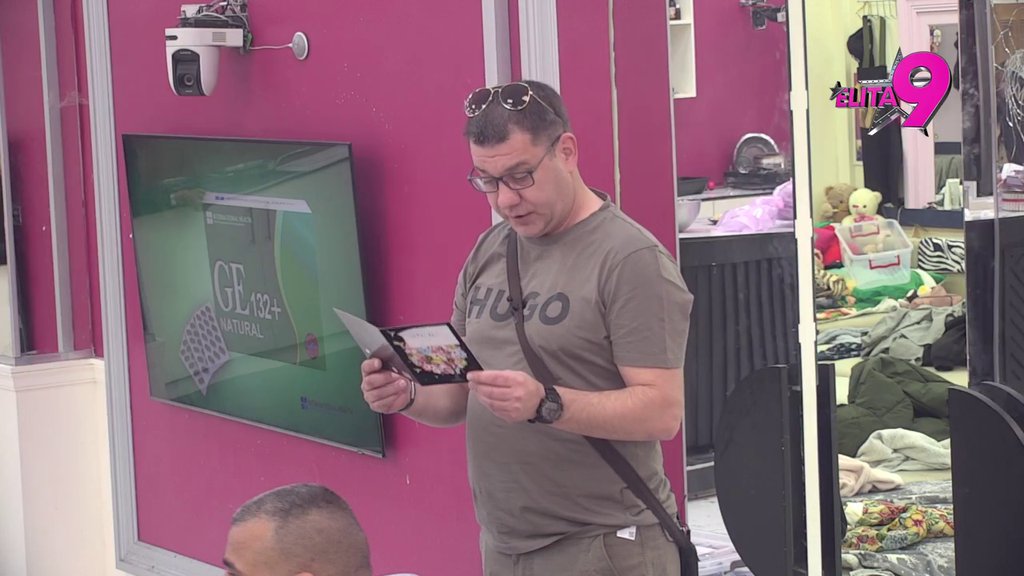 Moja deca znaju da li sam ja laka žena: Milena sa knedlom u grlu čita čestitku od dece! Evo šta je Ivanu stigao kao glavni poklon (VIDEO)