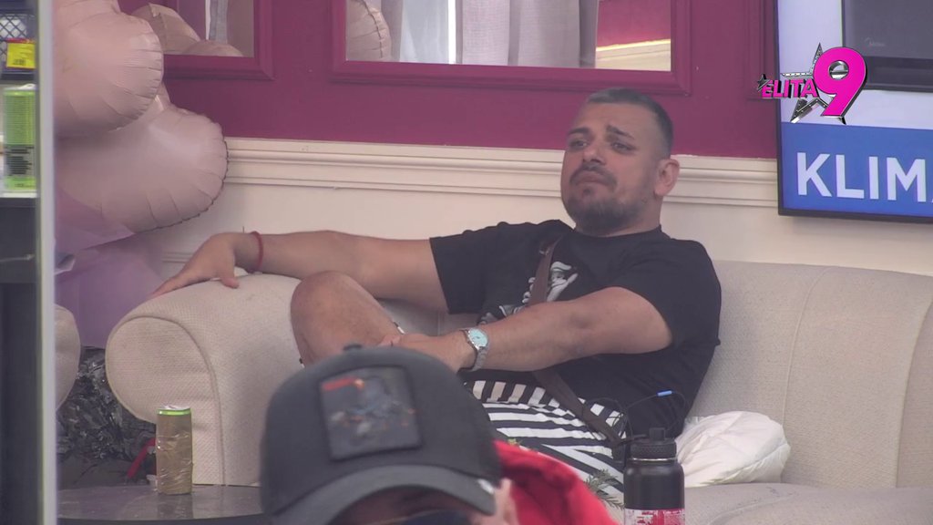 BIĆE IM GORE AKO... Bora se obratio svojim dušmanima u Beloj kući, ne namerava da se pokaje jer je zaratio s većinom cimera! (VIDEO)