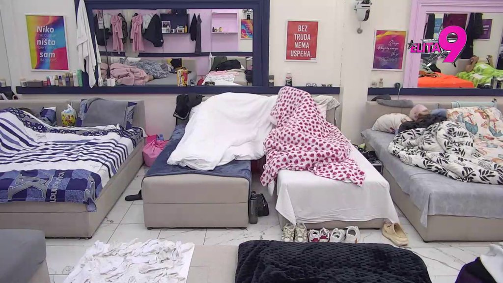 Tajne šifre, zavlačenje pod jorgan, ljubomorne scene... Alibaba i Mina pikanterije iz odnosa sad guraju pod tepih, a nema šta se nije dešavalo (VIDEO)