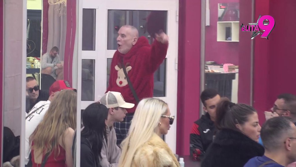 Vratiću lažnu lezbejku tamo gde je mesto! Mića RASTAVIO LUKU I ANITU NA PROSTE ČINIOCE, protiv njega NEĆE MOĆI! (VIDEO)