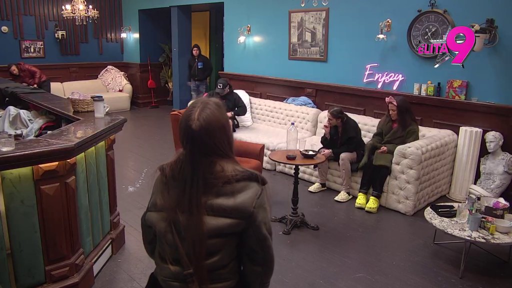 Skaču od sreće do plafona: Sara i Boginja zahvaljuju Bogu što su Sandri konačno videle leđa (VIDEO)