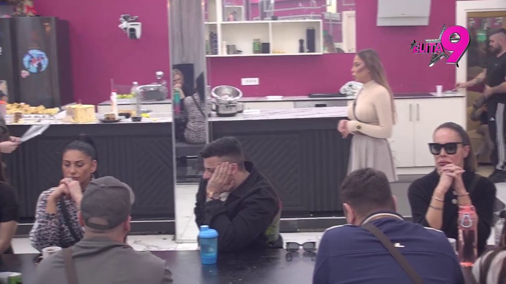 Vežite svoje kerove: Kačavenda cimerkama najavila totalni karambol u Eliti, baca se na otimačinu zauzetih muškaraca! (VIDEO)