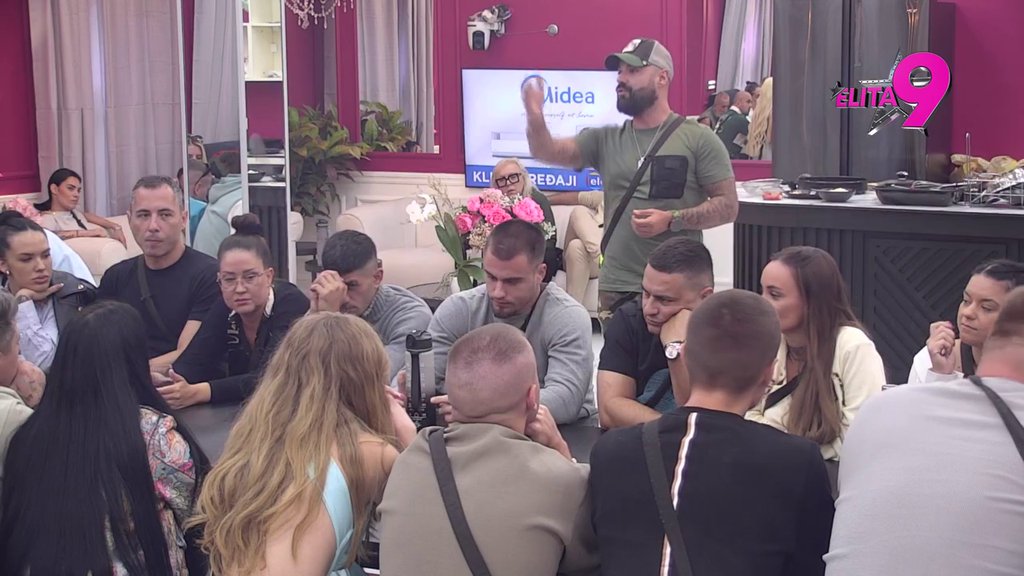 Sramota je što si Miss, šetaš kao džoger: Bebica brutalno isponižavao Radu, Janjuš dao njoj i Viktoru vetar u leđa! (VIDEO)