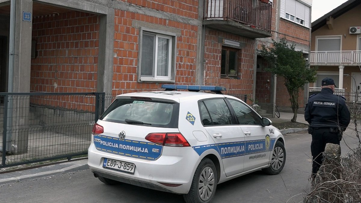 Stravičan udes u Grudama! Poginuo mladić (19) nakon sudara s parkiranim kamionom