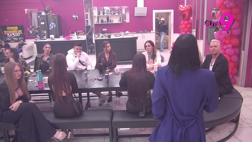 Marinkovići zajedno rešetaju: Bora i Maja udružili zle jezike, pa nikad brutalnije unakazili Boginju! (VIDEO)