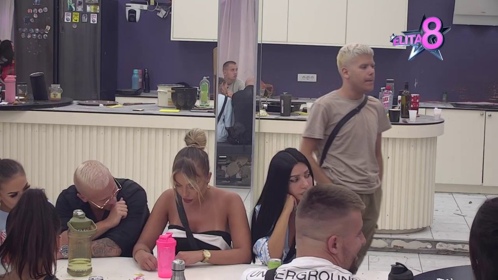 Novi slom Anđele Đuričić: Uroš i Karić je žestoko urnisali, ona urliče da bi se oprala u Gastozovim očima! (VIDEO)