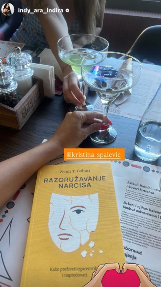 Kristina slavi razvod sa ovom pevačicom: Evo kako uživa nakon što je ostavila Kristijana (FOTO)