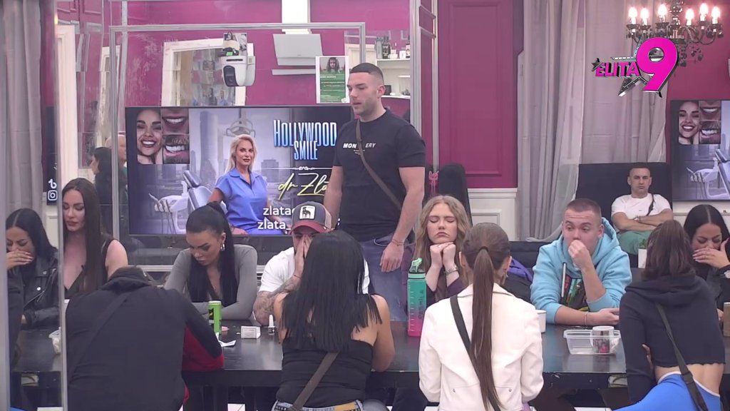 On je bio u buvari, samo je njemu mogao da ispadne sapun: Anđelo žestoko ponizio Luku pred svima, on podivljao, pa otkrio: Vezao je ovu devojku i TUKAO JE (VIDEO)