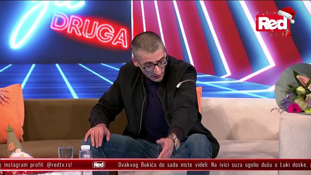 Mi ga poslali da hvata ribe, a on se sa babom uhvatio! Drug Jovana Rajića besan kao ris, napljuvao Milosavu, spomenuo i njenu javnu kuću (VIDEO)