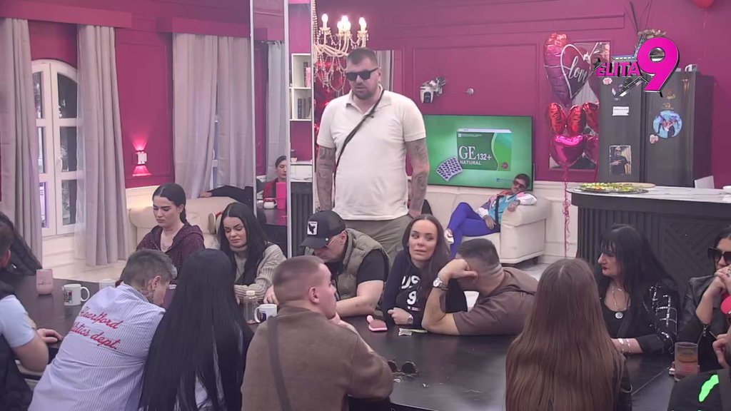 CRVENI KAD PRIČA O NJEMU: Dušica istakla da je Boginja ludo zaljubljena u Filipa, kao i Asmin i Maja jedno u drugo! (VIDEO)