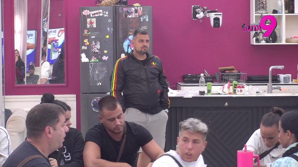 Ne odustaje od vređanja snajke: Aneli ponosna jer ponižava Hanu na osnovu fizičkog izgleda, ona donela odluku (VIDEO)