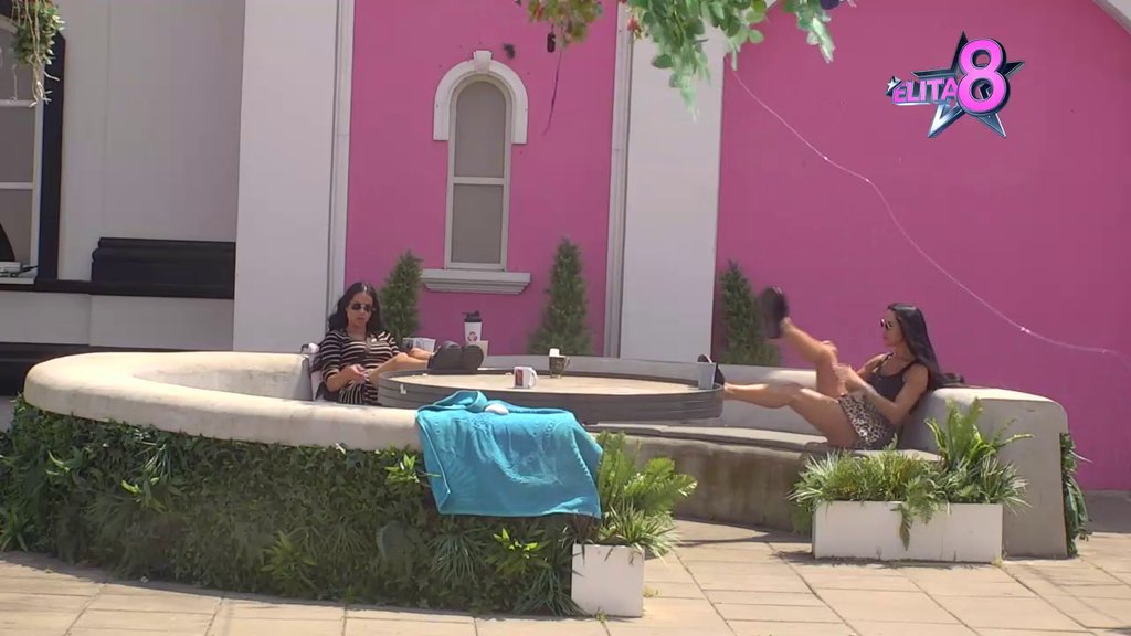 UZELA JE BEZ MOG PITANJA: Poršelina kivna na Aneli jer je pozajmila njene stvari bez pitanja, novi RAT na pomolu?! (VIDEO)