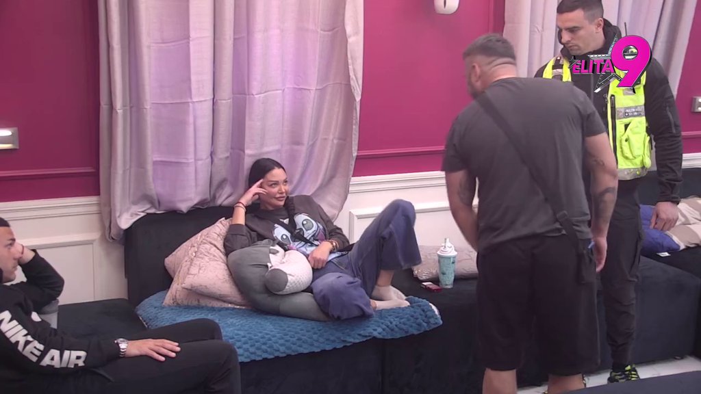 Šlihtaš se i miriš sa njim, LAŽOVČINO! Maja ostala u šoku što je Asmin PODVIO REP pred Terzom! (VIDEO)