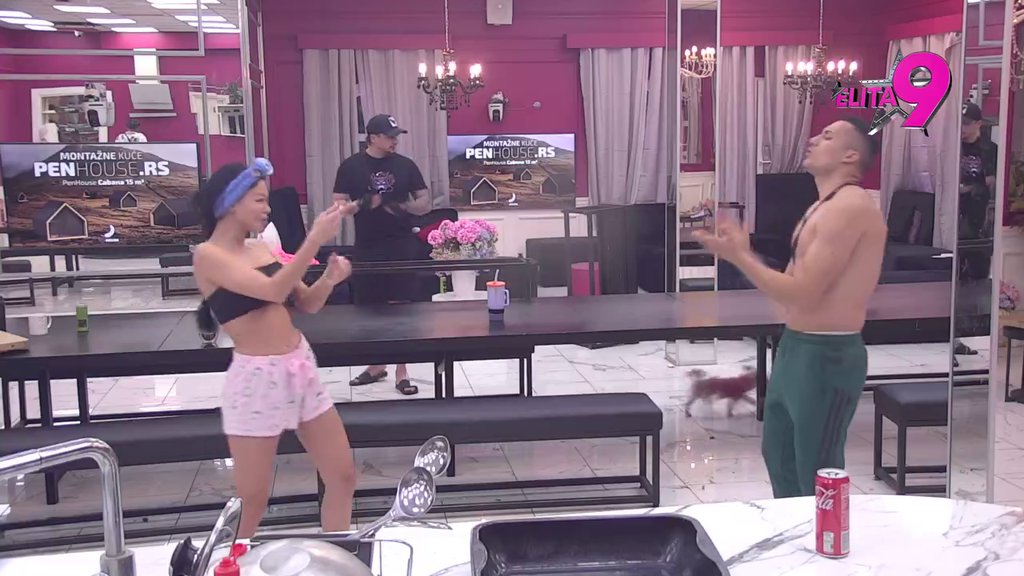 ZAPALILI PODIJUM! Maja i Murat kao da su ispali iz VISOKOBUDŽETNOG SPOTA, ovo je oduševilo sve! (VIDEO)