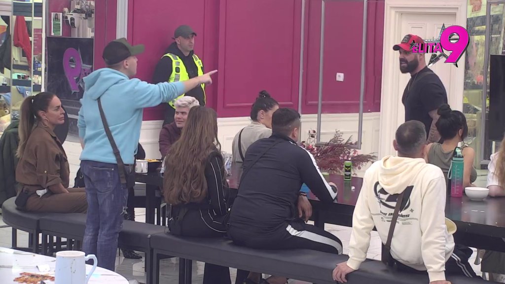 OPSEDNUTI SU SA MNOM: Aneli saznala da su je Anita i Luka ponovo komentarisali, Vujović ponovo pokušao da porekne sve, ali mu nije pošlo za rukom (VIDEO)