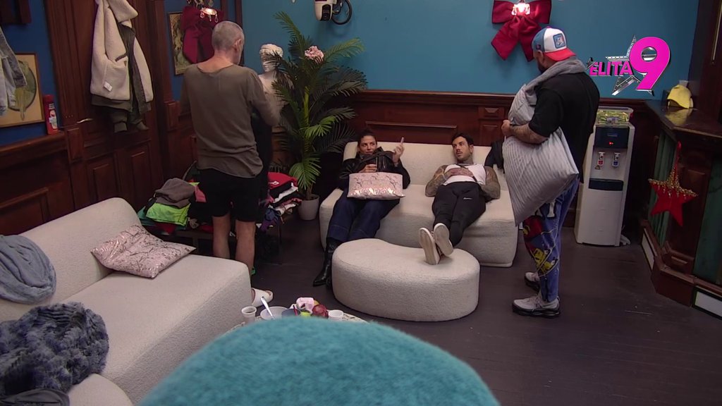 Navukao ga za sve pare: Filip mesec dana tvrdi da nije poljubio Teodore, a sad se opako izlanuo! Konačno priznao istinu (VIDEO)