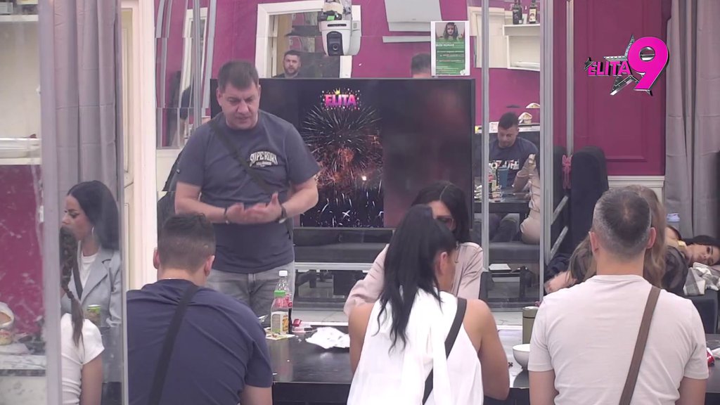 Šalje se devojkama poruka da piju... Kačavenda urnisala Maju zbog odnosa sa Asminom, prozvala je za sve vrele akcije (VIDEO)