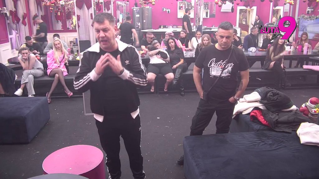 Ja se s tvojim ocem nisam vatala: Bukti rat Teodore i Maje, Delićeva udarila na Takija, Marinkovićeva uzvratila: Tata, izbacuj sve dokaze, m*š u izolaciju da se ka*aš! (VIDEO)