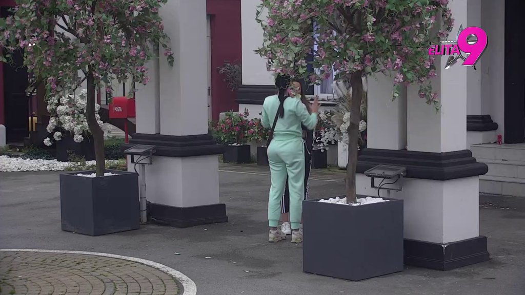 Palo suočavanje: Maja i Teodora rešile da isteraju sve na čistac, zbog ovog takmičara su bile u svađi! (VIDEO)