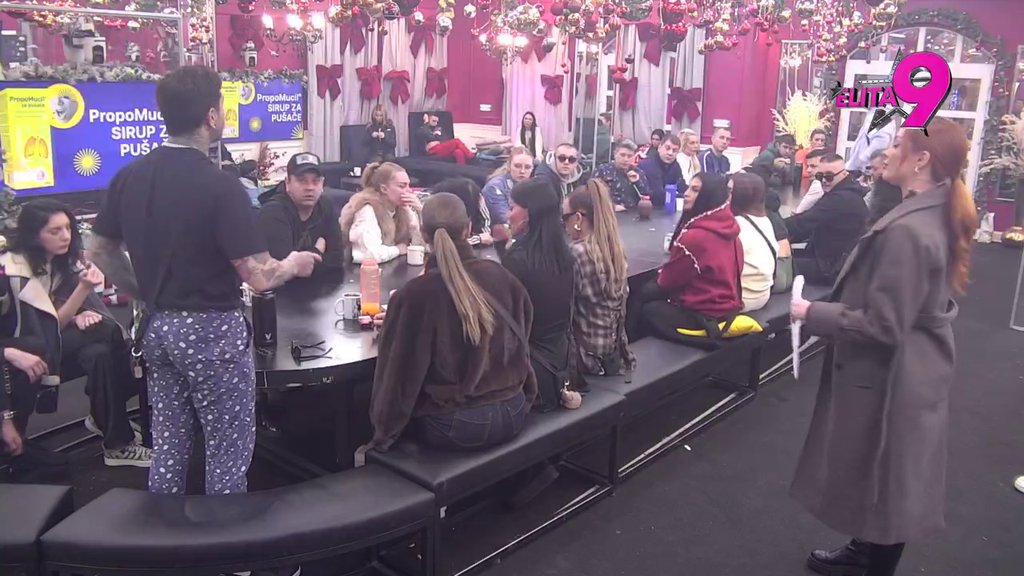 Karambol za stolom! Digla se kuka i motika na komentatore zbog Maje i Đukića, Marinkovićeva zaurlala na Asmina: Šta si uradio sramoto, obrukao si se za života?! (VIDEO)