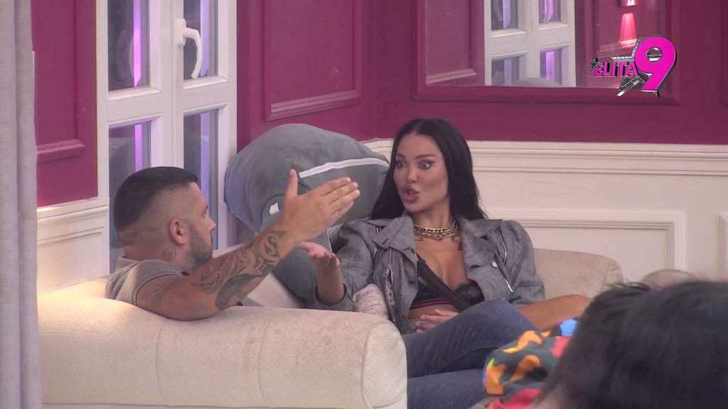 Ti ili ne voliš oca ili Asmina, odluči se: Maja povukla da je Asmin njen KER, Dača obrisao patos s njom (VIDEO)