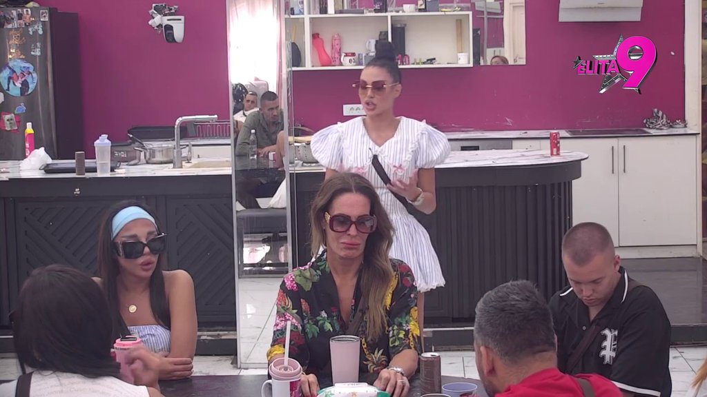 Ništa od veze: Anđelo srušio Jakšićki sneška, ovo joj se neće dopasti! (VIDEO)