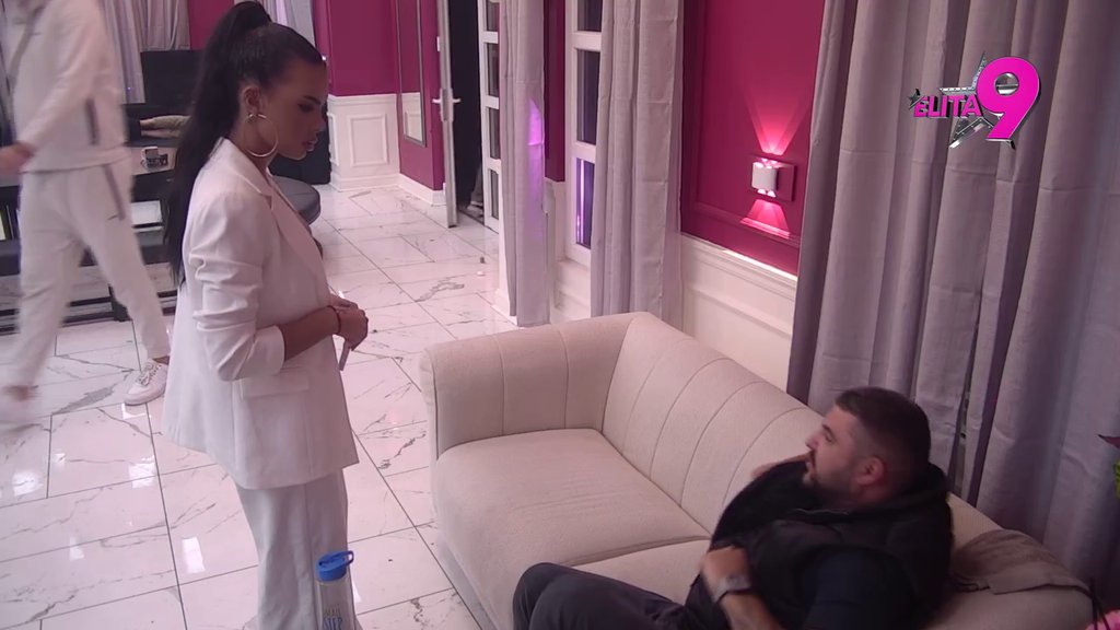 Takve igre sa mnom ne možeš: Anita bez pardona prekorila Alibabu, on obrnuo igricu! (VIDEO)