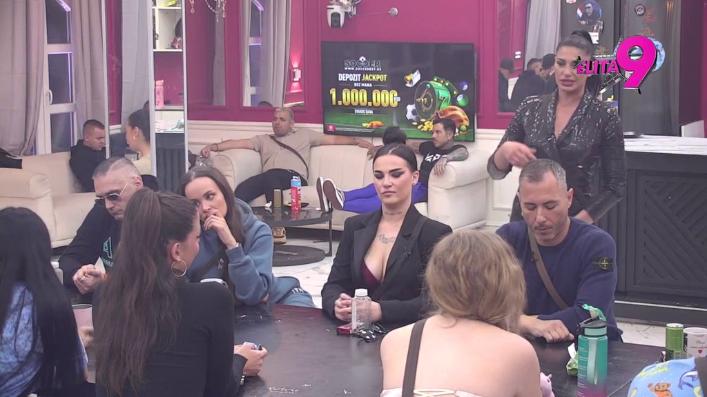 ŽESTOKO!  Anastasija oplela po Sandri i Filipu: Dno dna mi je što si...(VIDEO)