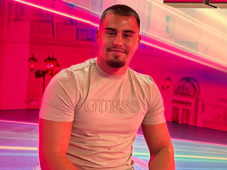 Starije dame mi šalju eksplicitne snimke: Gde je i šta radi Viktor Gagić?! Progovorio o Eliti 10, pa priznao: Aneli je čista foliraža...