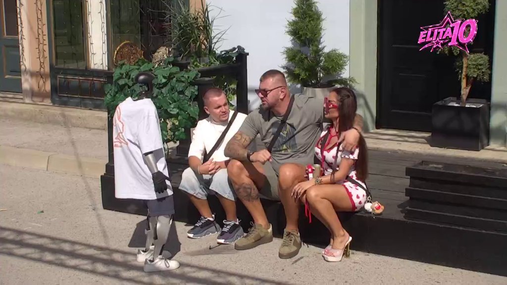 Laura je kamikaza, NAŽALOST JER JE SIMPATIČNA! Janjuš očaran njenim kvalitetima, ipak DRŽI KOČNICU (VIDEO)