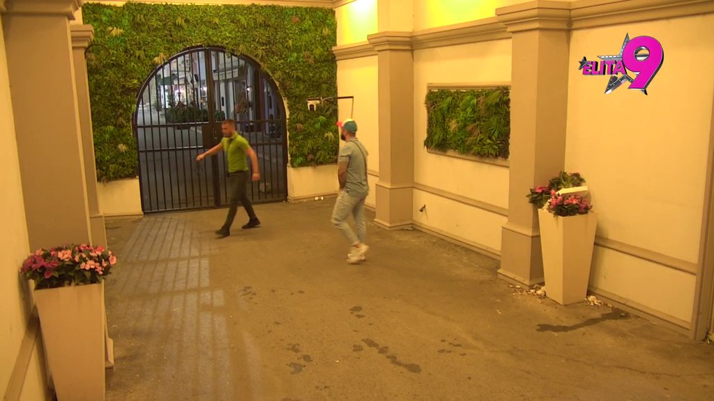 DOŽIVEO NOVO POMRAČENJE: Viktor kipti jer mu je Mina napravila novi roler koster, Luka i Mića ga teše: Problem je što ne možeš da se odvojiš od nje! (VIDEO)