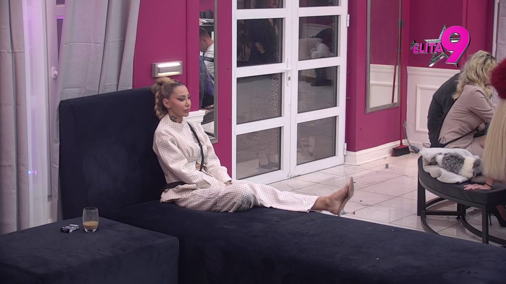 Zauvek okončana ljubav Aneli i Luke: Posle ovoga nema nazad, Vujović shvatio da je zbog Maje i Anite došao KRAJ! (VIDEO)