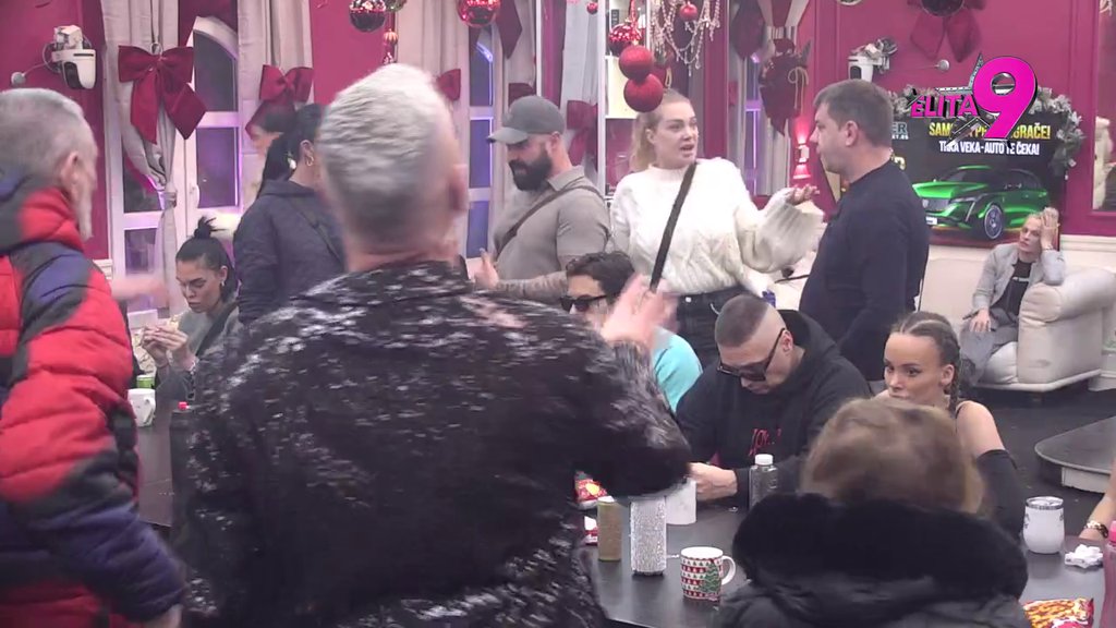 Pokvarena je, a nije dovoljno pametna da se izvuče: Matora nikad brutalnije demolirala Anitu, evo šta kaže a navodima da joj je bivša žena bila sa Reljom (VIDEO)