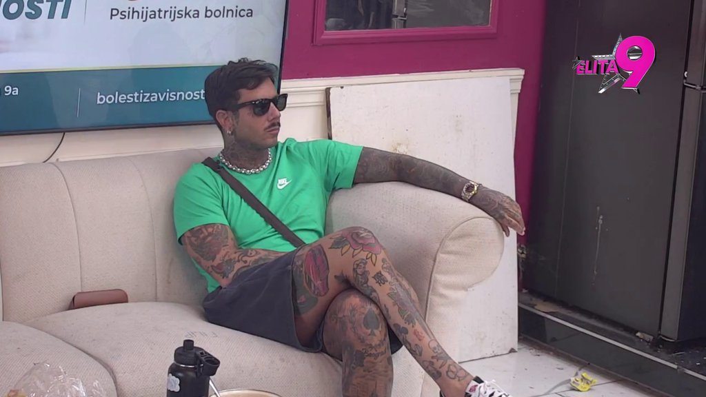 OPŠTI HAOS UNUTAR FILIPOVOG KOKOŠINJCA: Boginja ubacila Đukiću crv sumnje da Aneli ima skrivene namere prema njemu, pa on priznao da mu Ahmićeva ljubomoriše na DUŠICU! (VIDEO)