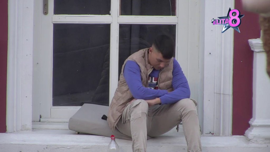 Zaplakao! Peja se izolovao od ukućana, pa pustio suzu, više ne krije koliko je tužan (VIDEO)