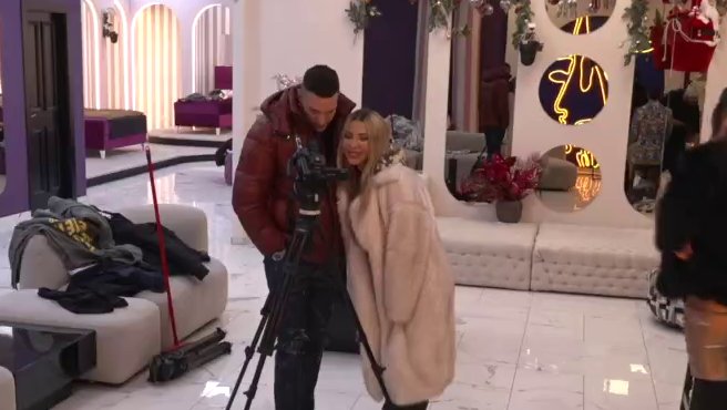 Uživaju kad su zajedno: Anđelo i Aneli ne skidaju osmeh s lica, peckanja pljušte na sve strane! (VIDEO)