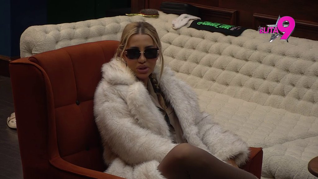 NOVI HAOS ANELI I LUKE: Žestoko zaratili, ona sve poklone pobacala u smeće! (VIDEO)