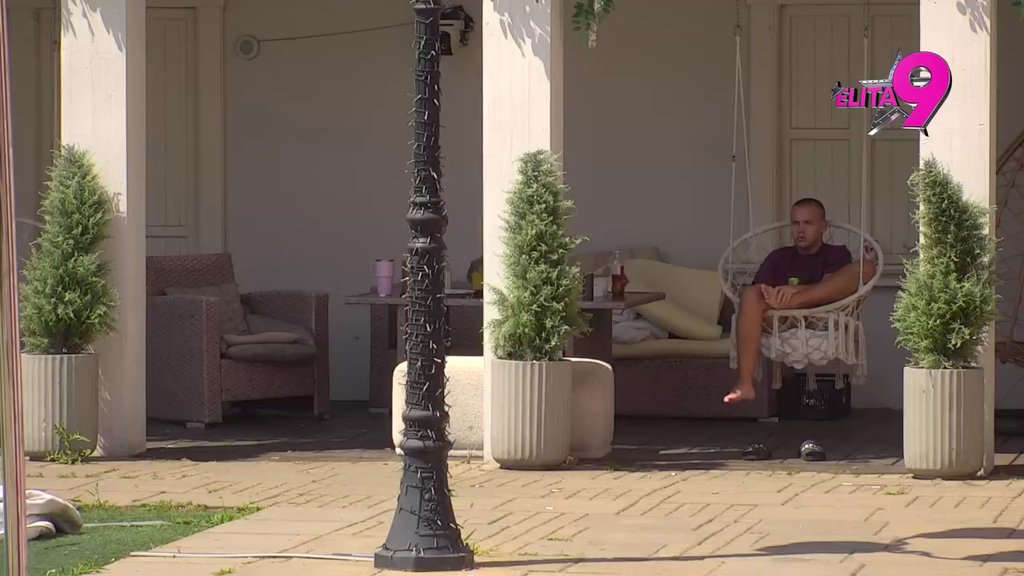 Smejala se kao malo dete, on je jedva izašao iz bazena! Dragana prepričala Dači šta su Aneli i Filip radili tokom žurke! (VIDEO)