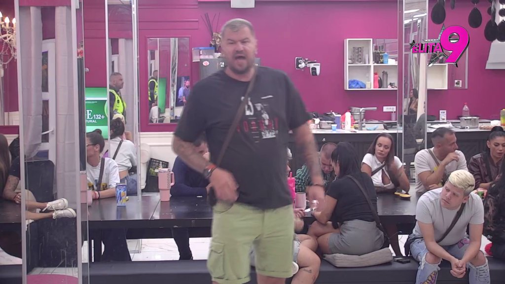 Zbog tebe su njih dve prekinule trudnoću! Janjuš izvređao Staniju za sve pare, ona ga opomenula da prvo pogleda u svoj dvorište (VIDEO)