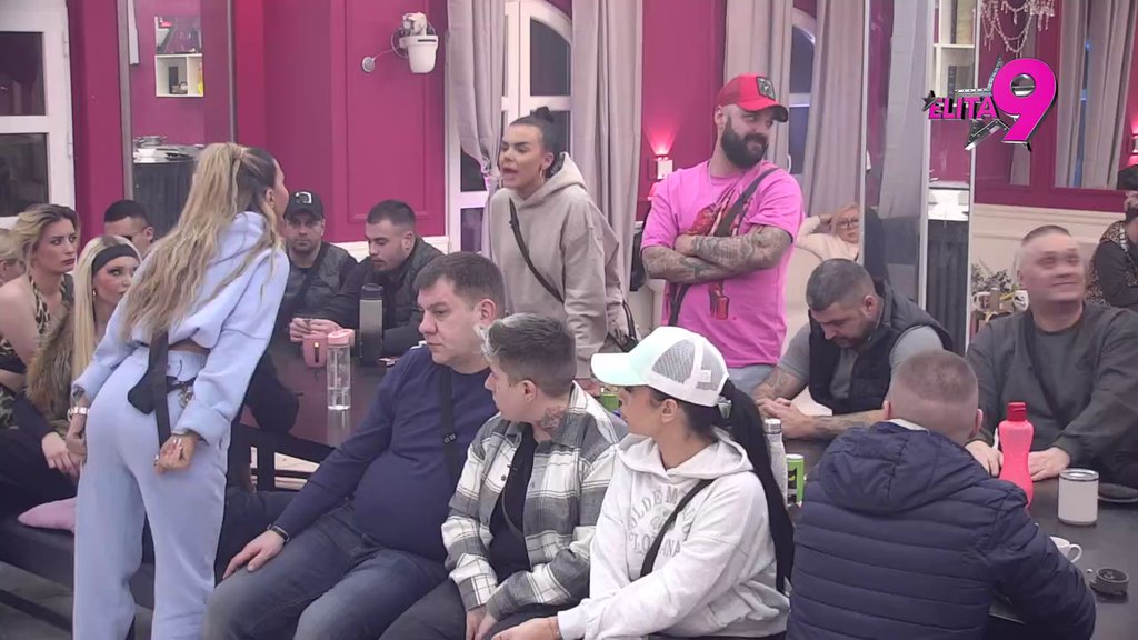 Brutalna vređalica aktivirana: Bukti nikad žešći karambol Anite i Aneli, pale nikad teže optužbe i prozivke! (VIDEO)