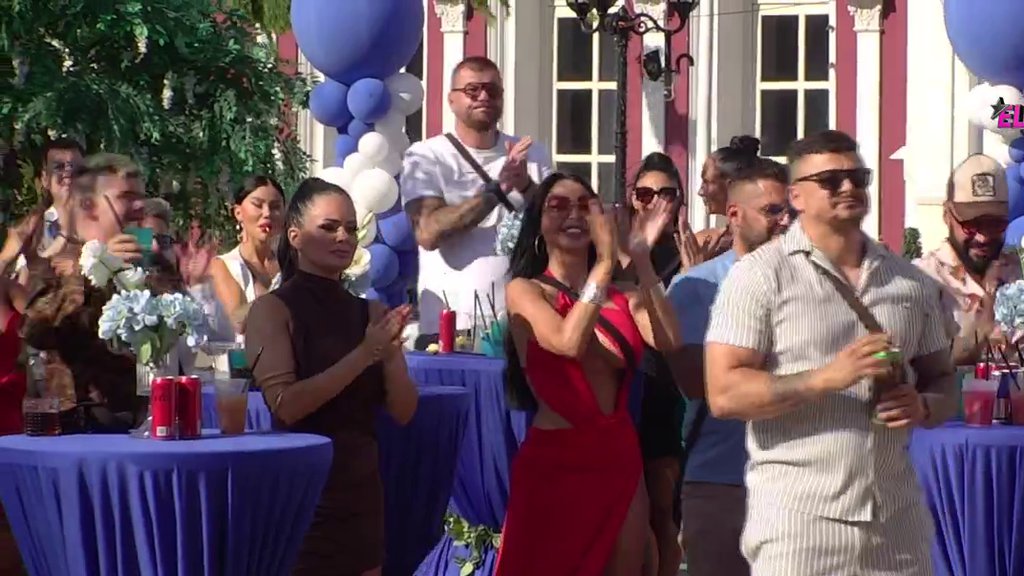 DOVEO ATMOSFERU DO USIJANJA VANVREMENSKIM HITOM: Mile Kitić priredio provod za pamćenje, pa čestitao rođendan Željku Mitroviću! (VIDEO)