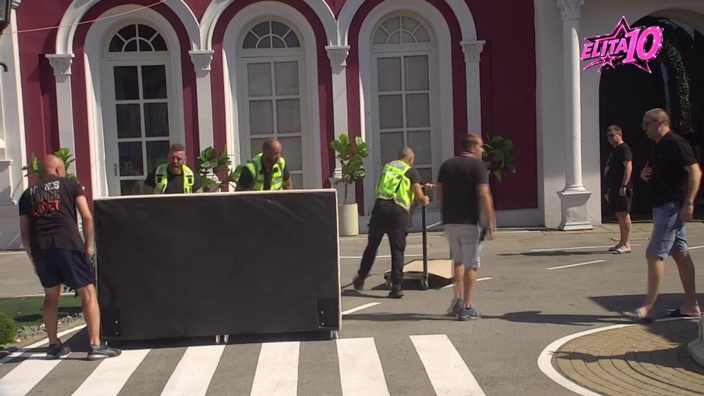 Janjuš umalo pao u nevest od sreće! Toša mu doneo gigantski poklon, ovo se nikad nije desilo (VIDEO)