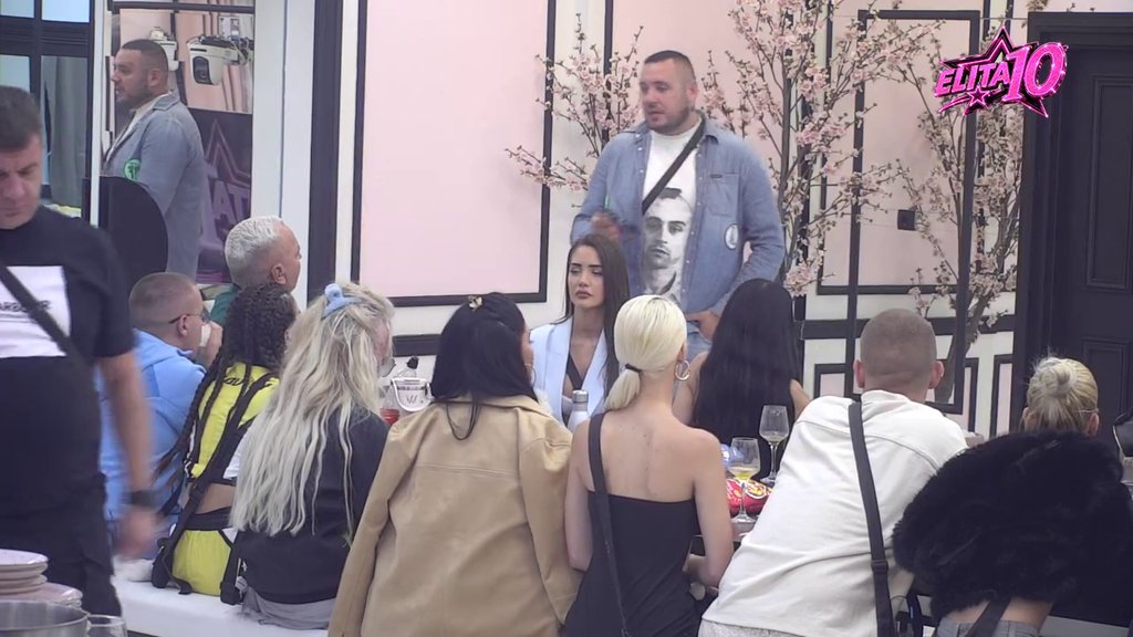 Tri godine si htela sa mnom da... Car ubacio u petu brzinu: Osuo paljbu po Aneli jer mu vodi evidenciju s kim je bio, pa Porčekala svojih pet minuta! (VIDEO)
