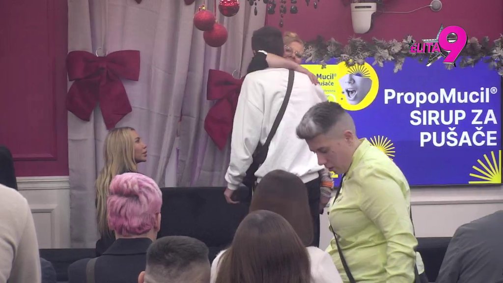 OVO NIJE OČEKIVALA: Grofica sasula Aneli sve u lice: CELA PORODICA JE POVRAĆALA ZBOG TEBE I ASMINA U HOTELU (VIDEO)