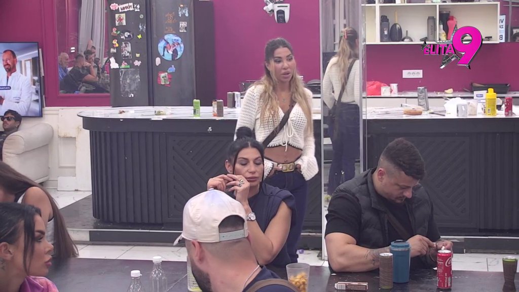 Želi temu, pravi mu kojekakve spletke: Aneli besna kao ris na Hanu, sve sigurnija da je Neriu smestila priču o transvestitu! (VIDEO)