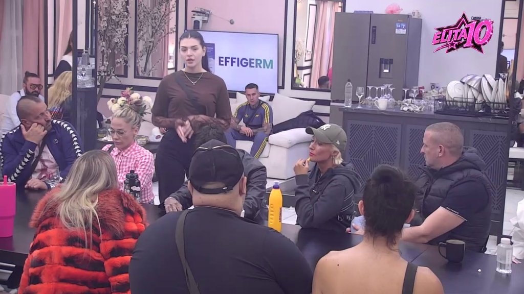 ANELI JE NAPRAVILA SVOJ HAREM, ON ĆUTI KAO ...  Ukućanka oštro isprozivala Đukića, nije ga štedila ni časa! (VIDEO)