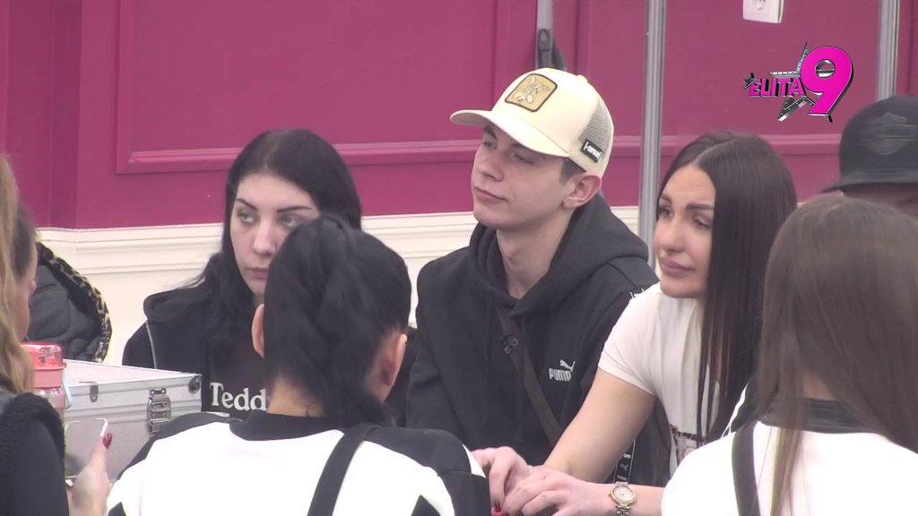 Zabljubila si se, ali nije ti uzvraćeno! Vanja Živić ubola Boginju u SLABU TAČKU, ona samo oborila pogled! (VIDEO)